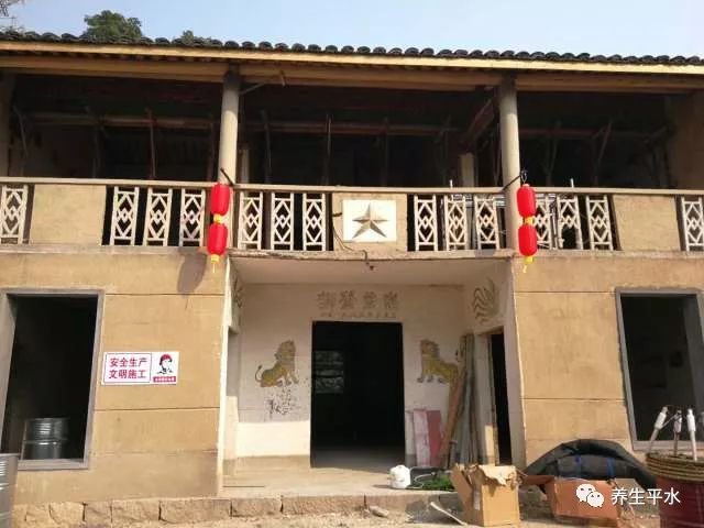 小区底楼房屋被改建成“祠堂”