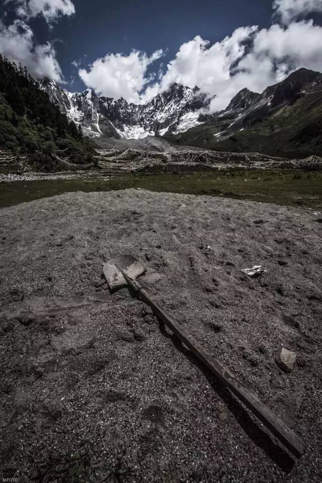 从数据洞察中国经济前景，心灵与自然的旅行展望。