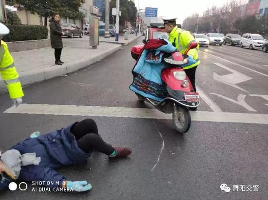 女子擅闯施工现场摔倒索赔遭拒，科技应对之道探讨