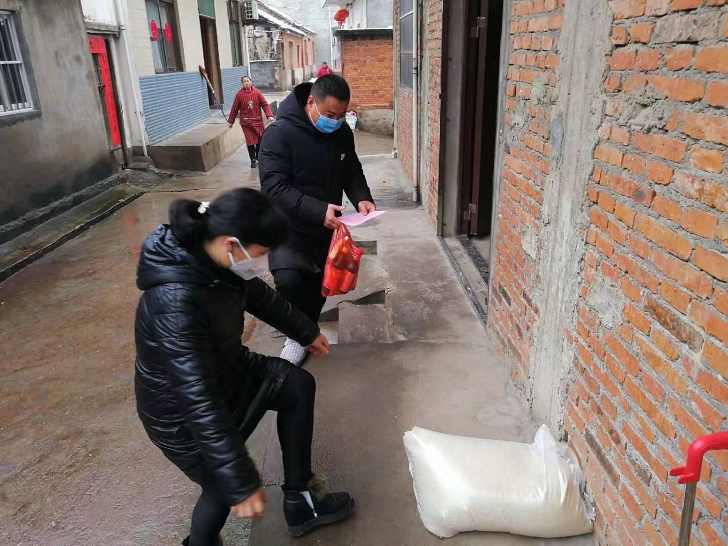 庐江暴雨实时更新，暴雨中的温情故事