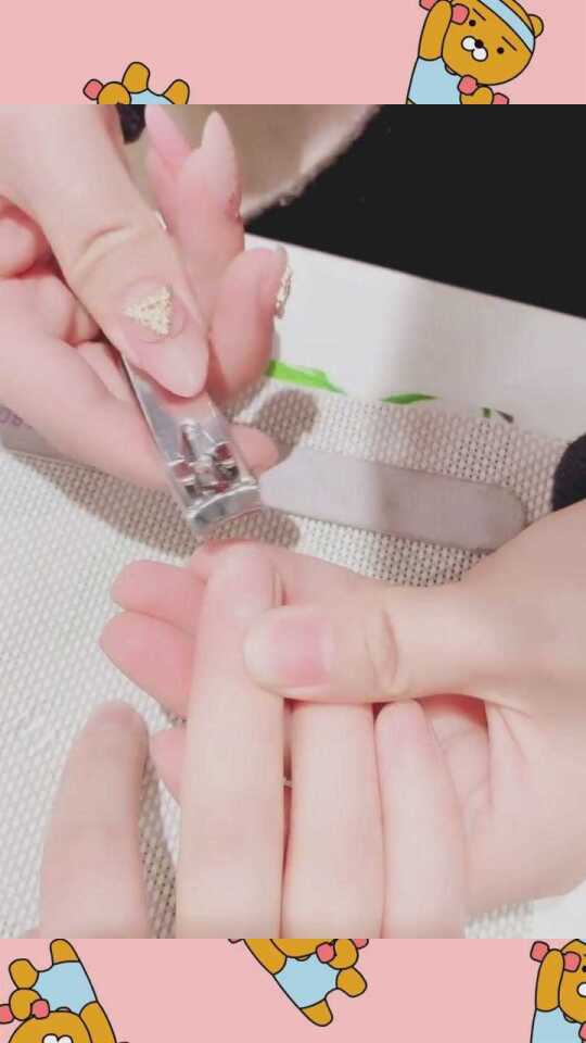 自然美景与美甲相遇，最新贴甲片教程，打造完美美甲之旅