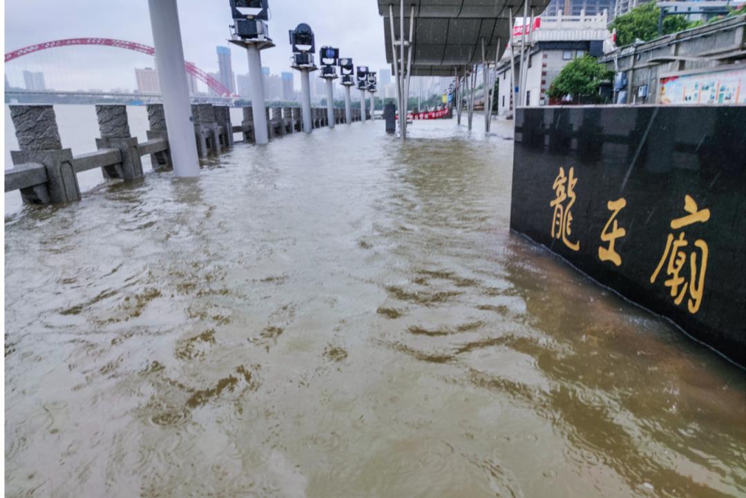 武汉关水位最新信息及小巷独特风味探秘