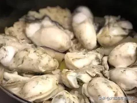 第五人格新监管者揭秘，小巷神秘特色小店的探险之旅