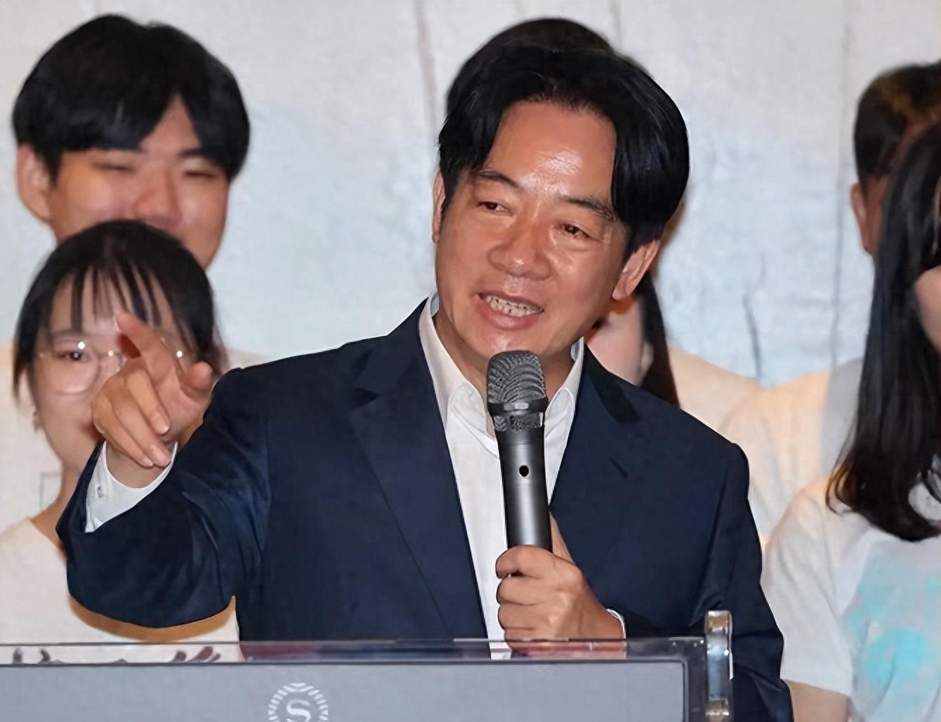 娱乐最新新闻回顾，潮流变迁与时代印记的探寻